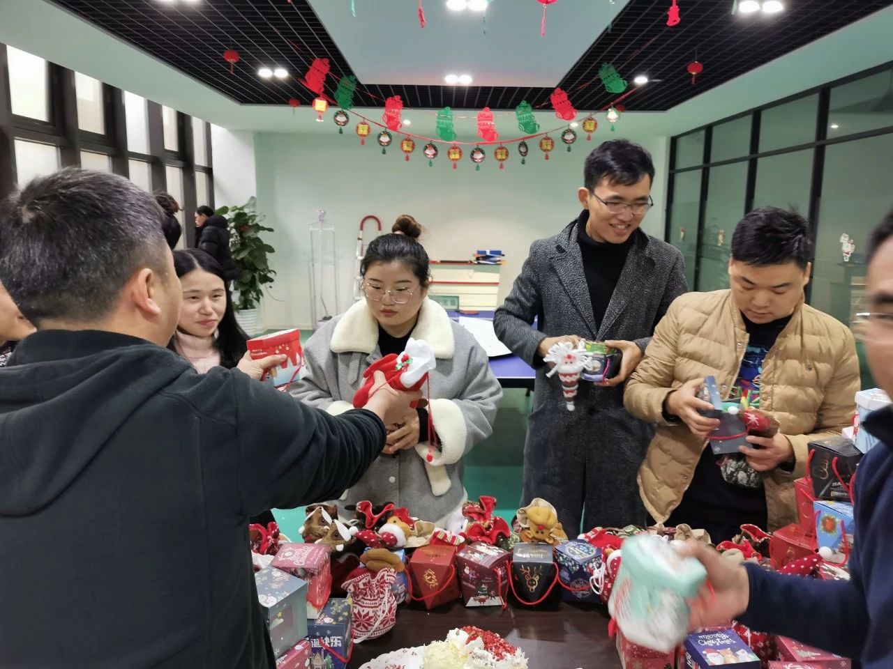 圣誕主題生日趴 | 濃情暖意平安夜，誕愿有你共前行