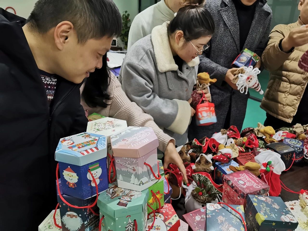 圣誕主題生日趴 | 濃情暖意平安夜，誕愿有你共前行